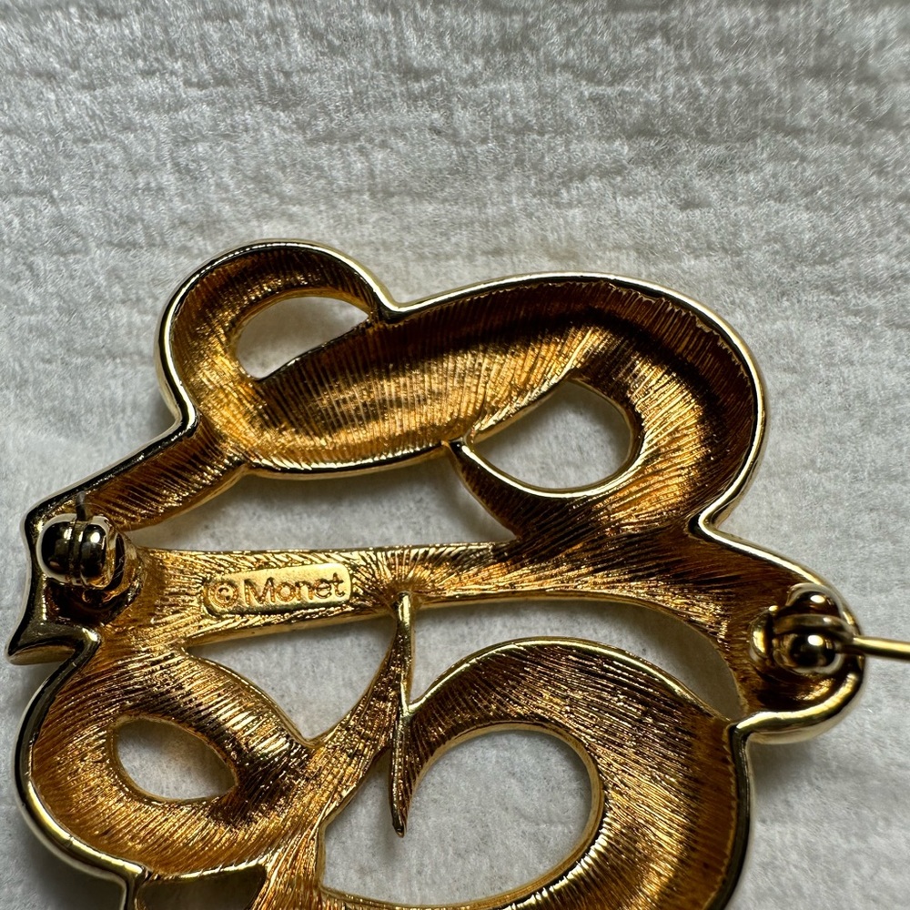 Gold Brooch - Picture 2 of 3